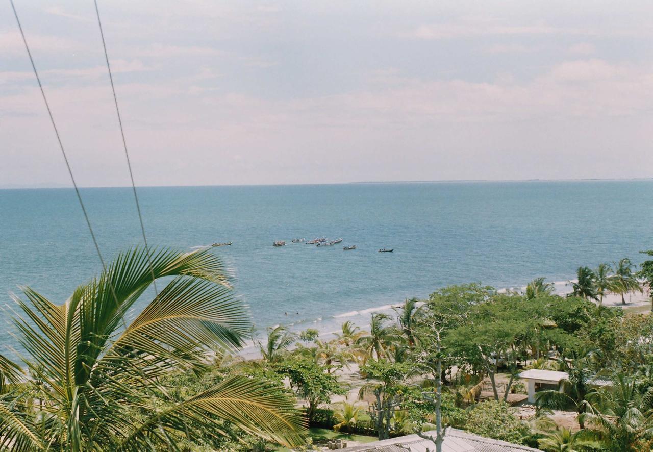 Hotel Punta De Aguila Necoclí エクステリア 写真